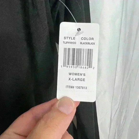 NWT 32 DEGREE HEAT Black Long sleeve shirt. Size XL - Picture 3 of 4